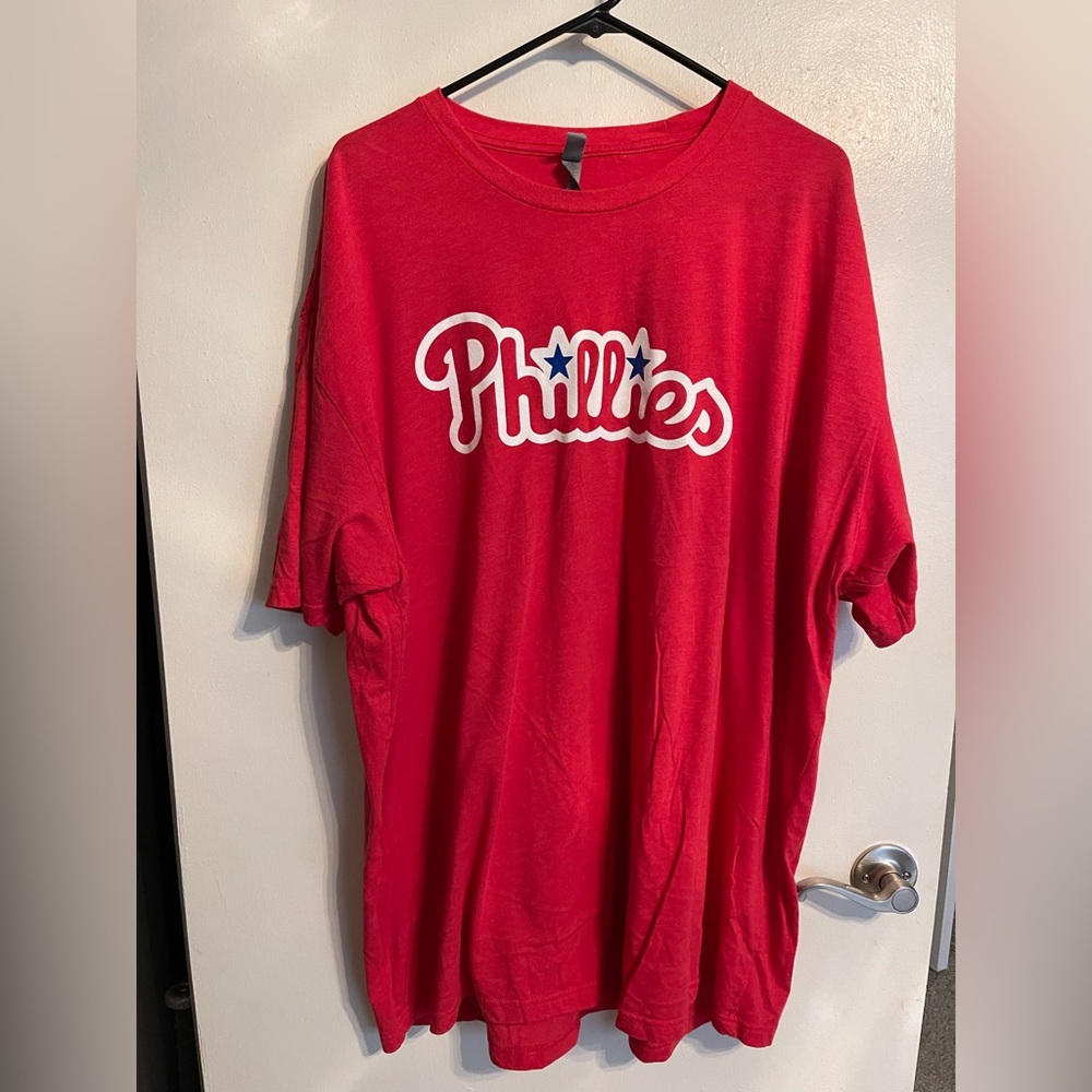Men’s 4xl never worn - only washed Red Phillies T-Shirt